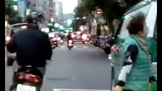 阿嬤：這條路我很熟，每天都在走。