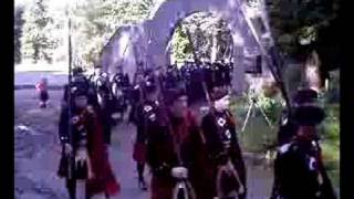 preview picture of video 'Lonach Band & Highlanders at Tornashean 2008'