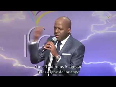 Tu es digne de louange