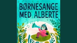 Bjerget Ligger Langt Ude I Skoven