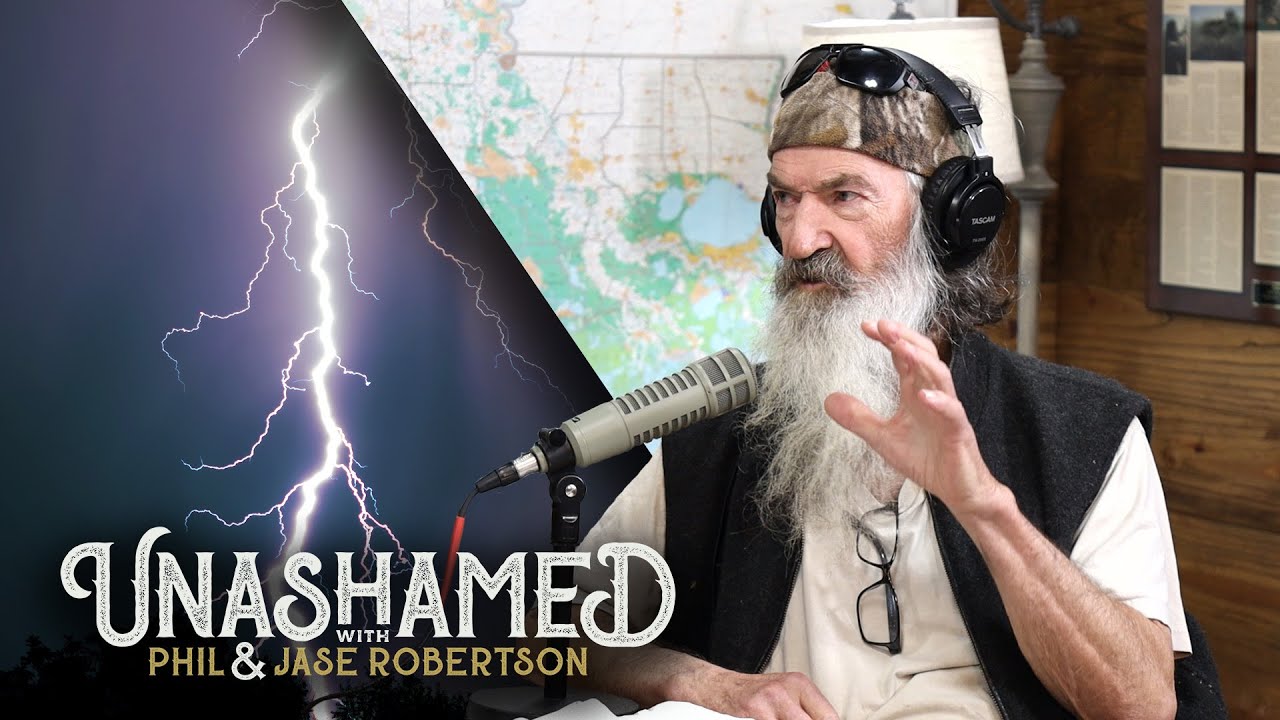Ep 237 | Phil's Late-Night Rant, When Phil & Jase Were Almost Hit by Lightning & Why God Chose Paul