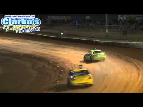 Modified Production - Heat 3 - Gympie Speedway - 14.12.12