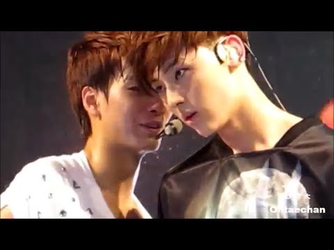 [FANCAM] 131026 NU'EST talking + picking fan names + wiping sweat @ Vizit Korea Singapore