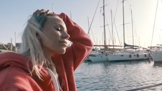 BÅTTUR OG BORDTENNIS