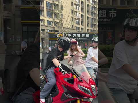 Sorry bro, your girlfriend want ride moto with me! #motorcycle #skateboard #love #moto # race #skate