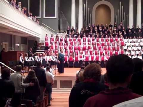 Tony Bennett - O Come All Ye Faithful Lyrics Meaning, ft. London