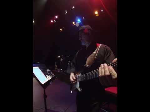 Ykay tocando el tema Adoro con JP Manzanero