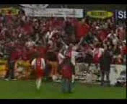 jeffrey winter scoort winnende goal in de derby der derby`s