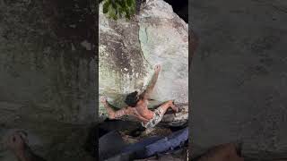 Video thumbnail of Fera rasta, V11. Cocalzinho de Goiás