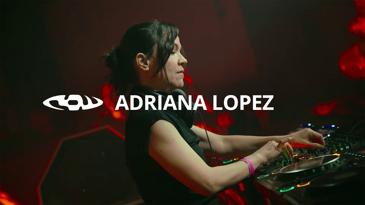 adriana-lopez-monnom-black