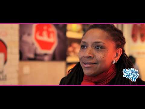 HIP HOP MOMENTS - SUZIE Q / COOKIE CREW