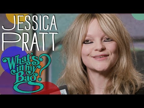 Jessica Pratt - What's In My Bag?