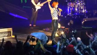 Paramore - Misery Business feat. Christian Brown! (Madison Square Garden November 13th 2013)