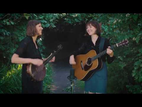 Molly Tuttle and Allison de Groot  -Bregottlåten & Road to Westfield  - NimbleFingers 2017