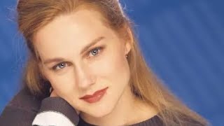 13 Sexy Photos of Laura Linney