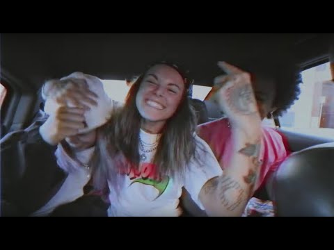 download lagu mp3 mp4 Laura Sanderson, download lagu Laura Sanderson gratis, unduh video klip Laura Sanderson