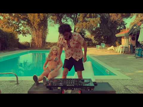 swimming pool & doll Gary Caos live  2025