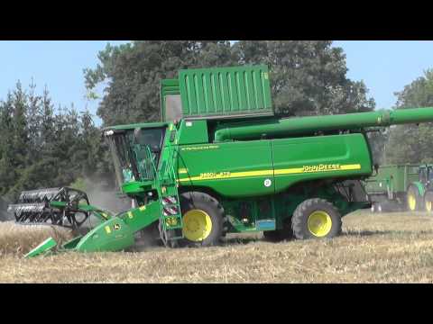 John Deere 9880i STS Mähdrescher bei der Weizenernte 2015