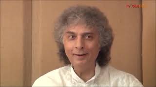 Mose chal kiye jaaye - Pandit Shivkumar Sharma talks on what led him to play the Tabla in the song !
