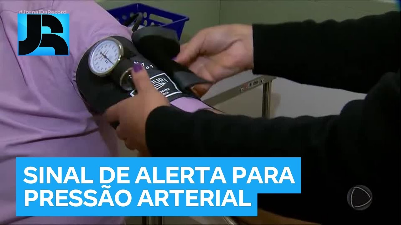 Pressão arterial em 12 por 8, considerada normal, passa a ser vista como um sinal de alerta