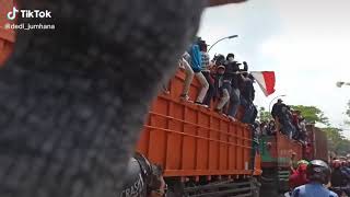 Download lagu hari hari esok adalah milik kita mp3