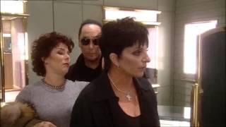 Liza Minelli persuades David Gest to buy her an expensive piece of jewellery. Ruby Wax eggs them on