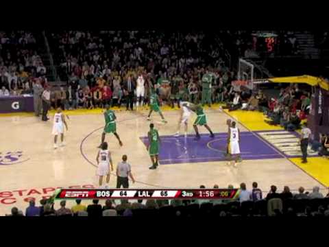 Lakers beat Celtics on Christmas Day, Kobe 27 points