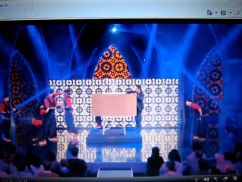 Diversity appearing from a cardboard box-Magic Trick