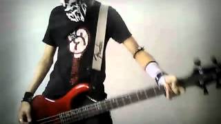 The GazettE - IN THE MIDDLE OF CHAOS (Bass cover by Mukki)