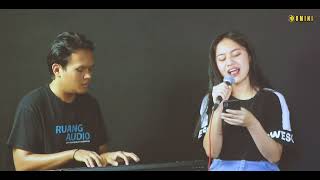 Download lagu LAGU BATAK - SALENDANG PARPADANAN CIPT. ROBERT MARBUN (Cover by Carla Gultom ft. Dicky Tambunan) mp3