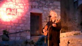 Dominique Ottavi chante " La chanson triste" de Léo Ferré. Peille. 14 juillet 2013.