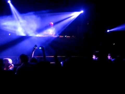 STeVe aNGeLLo LiVe @ 4TH & B #8 - We aRe YouR FRieNDS (Justice Remix)