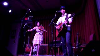 Carrie Rodriguez & Luke Jacobs - Absence