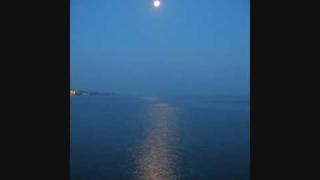 18 καλοκαιρια μετα - August Moon (το Αυγουστιάτικο Φεγγάρι)