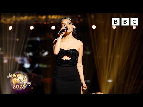 Rachel Zegler performs the ICONIC Don't Cry For My Argentina from Evita ✨ BBC Strictly 2025