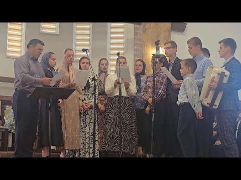 Familia Mandici - Cum pâinea se dăruie-ntruna, la toți flămânzii din gloată