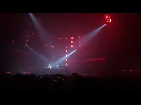 Mefjus - The Sirens (Calyx & Teebee, live @ Hospitality We Are Electric)