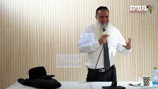 הרב יגאל כהן עם החיילים במחלקת שיקום תל השומר ❤️ אתם בליבנו תמיד! (ארגון ענפים) - התמונה מוצגת ישירות מתוך אתר האינטרנט יוטיוב. זכויות היוצרים בתמונה שייכות ליוצרה. קישור קרדיט למקור התוכן נמצא בתוך דף הסרטון