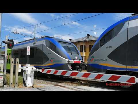 MINUETTO D. IN DOPPIA TRANSITA AL PASSAGGIO A LIVELLO A ROCCAVIONE. (CN) DOM. 23 - 5 - 2021.