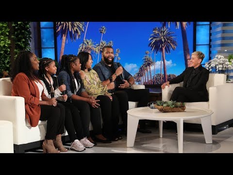 エレンはマラチと彼の「スーパーヒーロー」ママのためのより多くの驚きを持っている (Ellen Has More Surprises for Malachi and His 'Superhero' Mom)