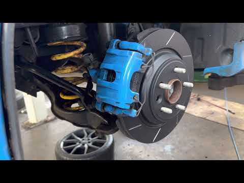 How to Replace Install Ford Focus RS Mk III Rear Disc Brakes Pads @zmmotors1