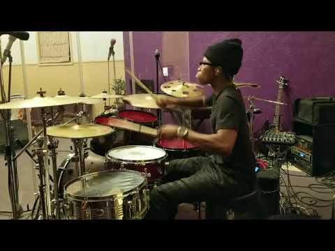 Dreamy Fusion - Drumless Tracks DrumCover