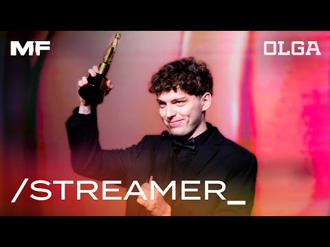 DAVO XENEIZE SE LLEVÓ EL MARTÍN FIERRO a MEJOR STREAMER