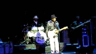 Buddy Guy "You Give Me Fever"   Part 1   Pullo Center York PA  10/27/10
