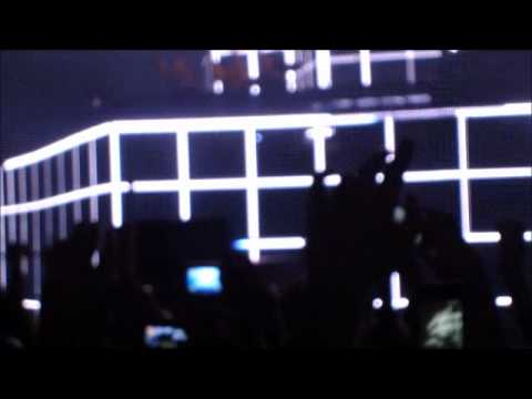 Swedish House Mafia (Opening) - Alexandra Palace, London - 29th May 2011