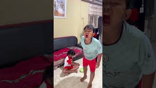 Download lagu Bukan aku yang tumpahin ma#shorts mp3