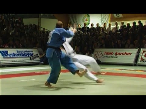 Nothing more satisfying than a good foot sweep #shorts