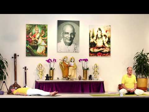 "Rückenyoga" mit Wolfgang - Yoga Vidya Live 16:30 Uhr- 28.05.2021