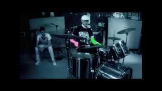 Los Amigos Invisibles - Yo No Sé (Video Oficial)