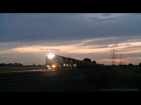 3PM9 SCT Freight Train At Dusk (17/12/2021) - PoathTV Australian Trains & Railways
